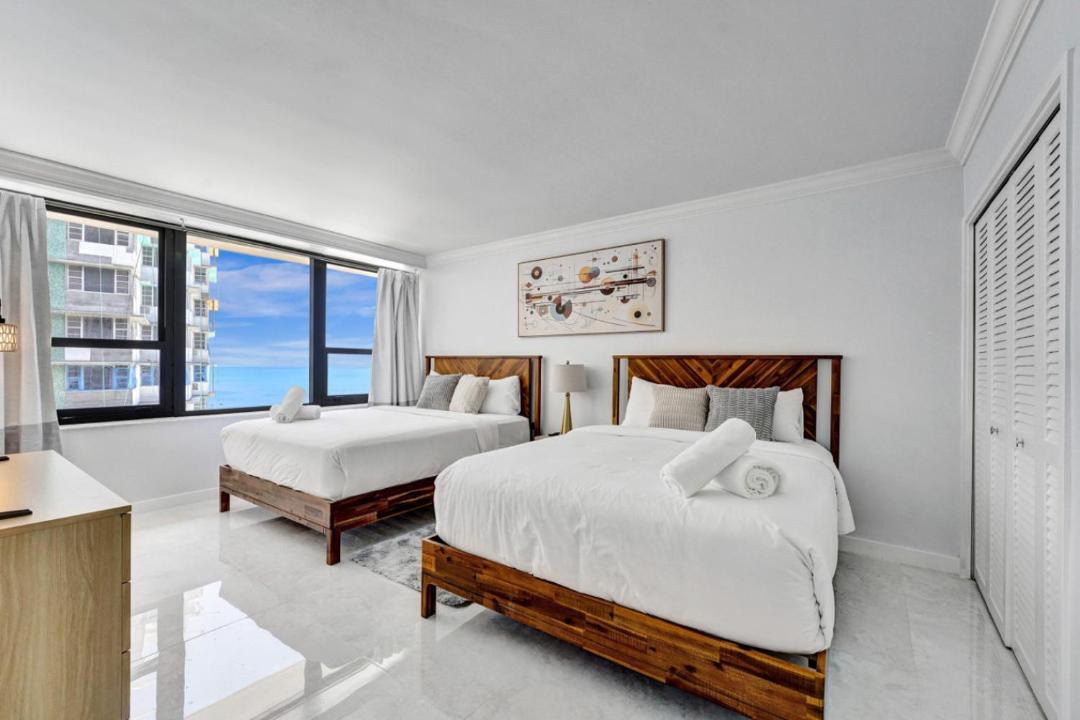 Photo of Bedroom in Mid Beach