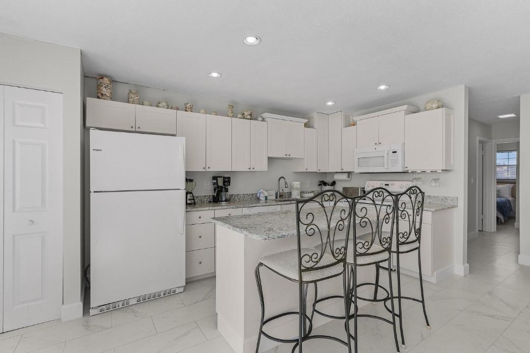 Photo of Kitchen in Mid Island