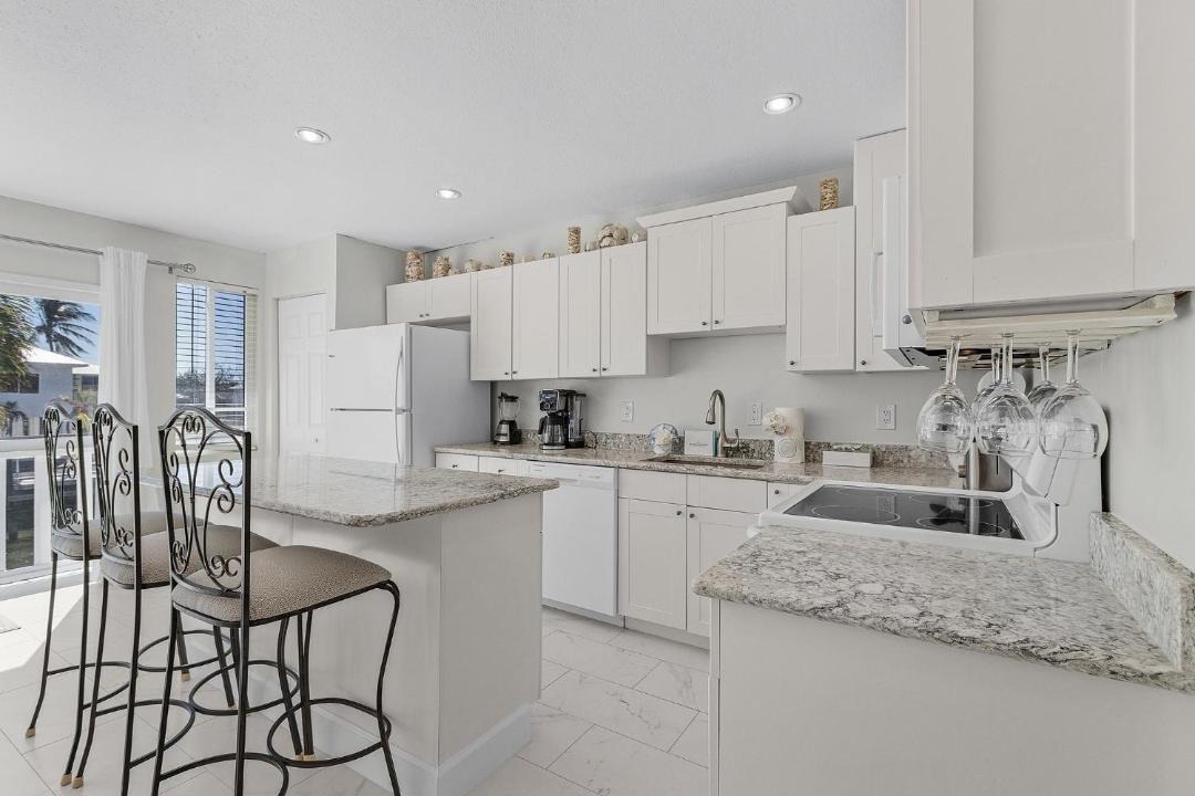 Photo of Kitchen in Mid Island