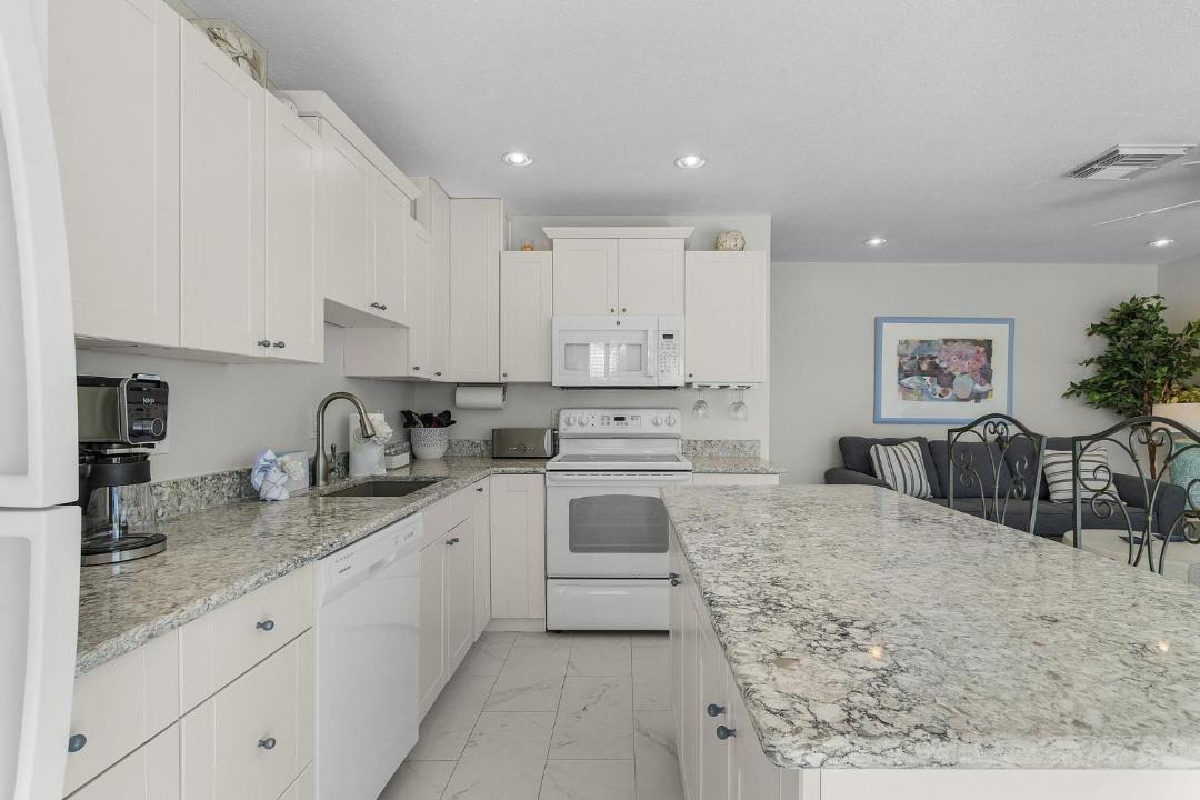 Photo of Kitchen in Mid Island