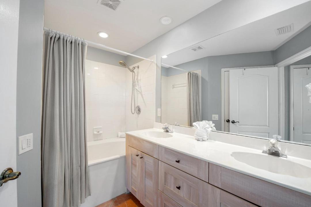 Photo of Bathroom in South Island