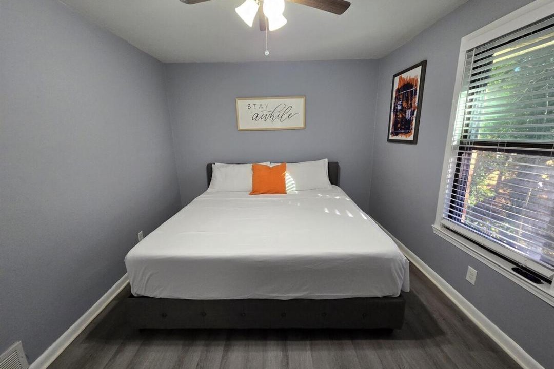 Photo of Bedroom in Forest Park