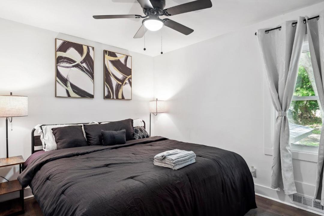 Photo of Bedroom in East Point