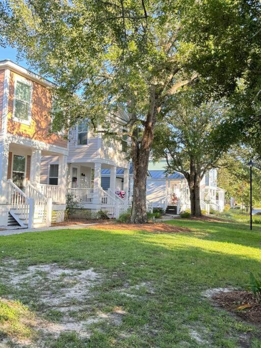 Photo of Buildings in Ocean Springs