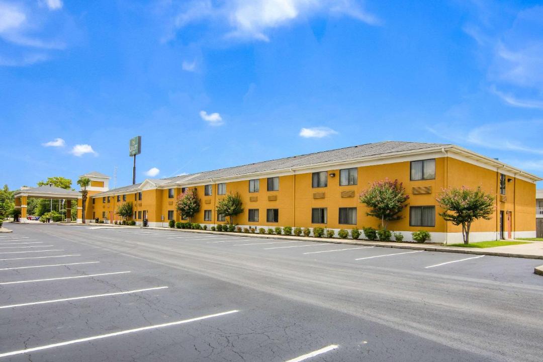 Photo of Buildings in Saraland