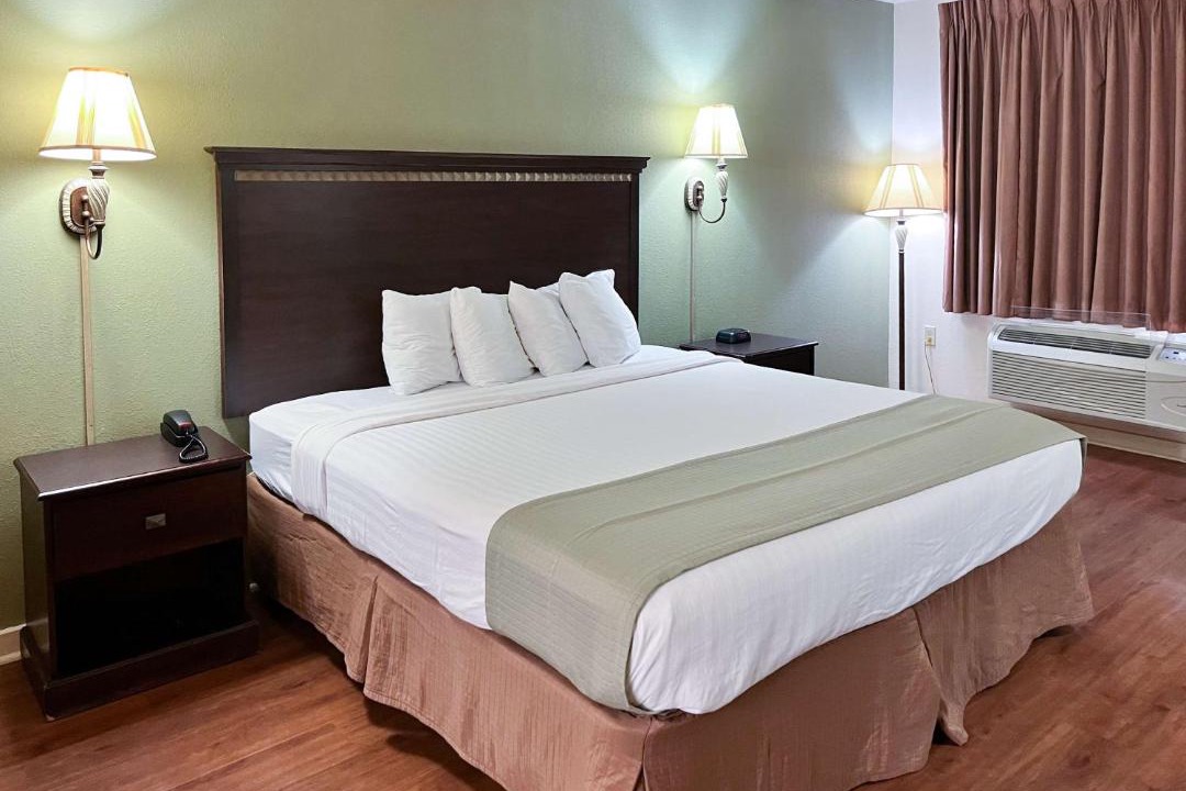 Photo of Bedroom in Abbeville