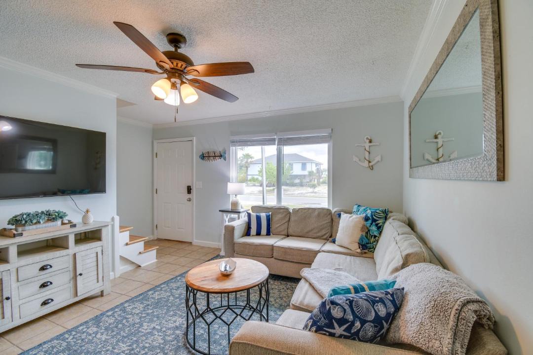 Photo of Livingroom in Siguenza Cove