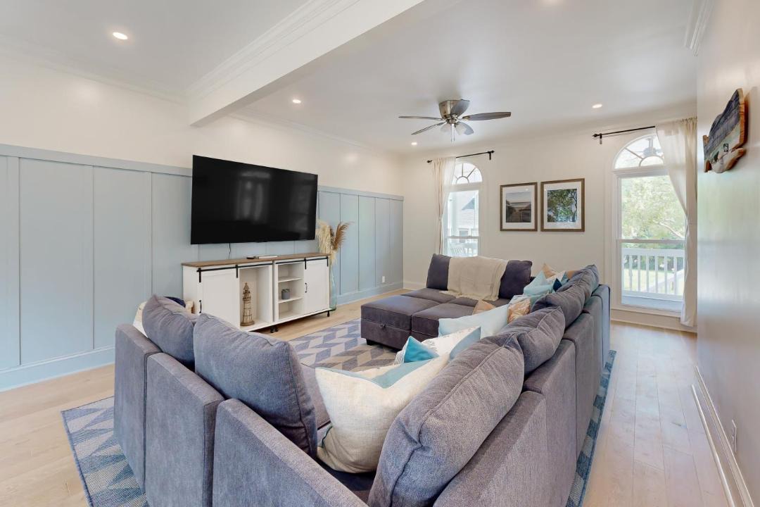 Photo of Livingroom in King City