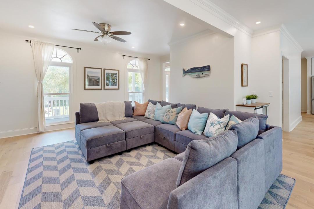 Photo of Livingroom in King City