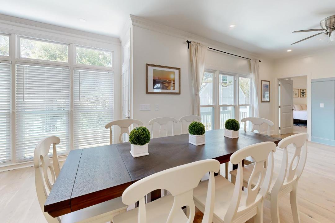 Photo of Livingroom in King City