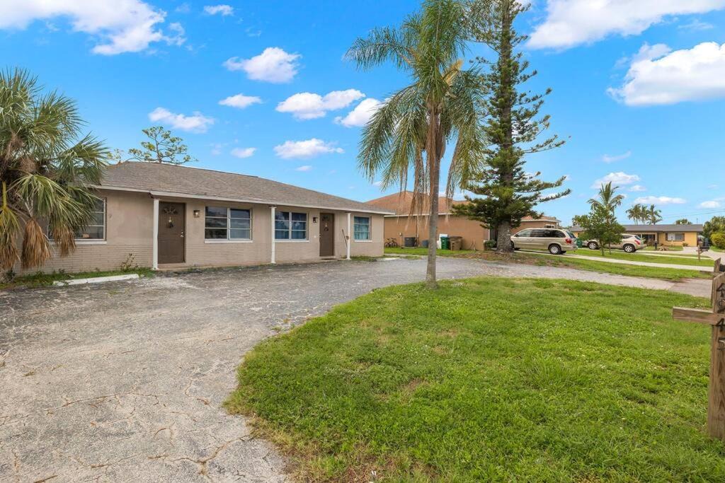 Photo of Buildings in Caloosahatchee