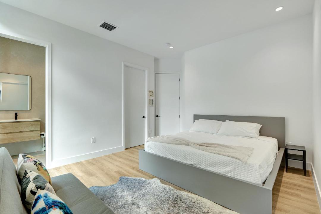 Photo of Bedroom in Miami Shores