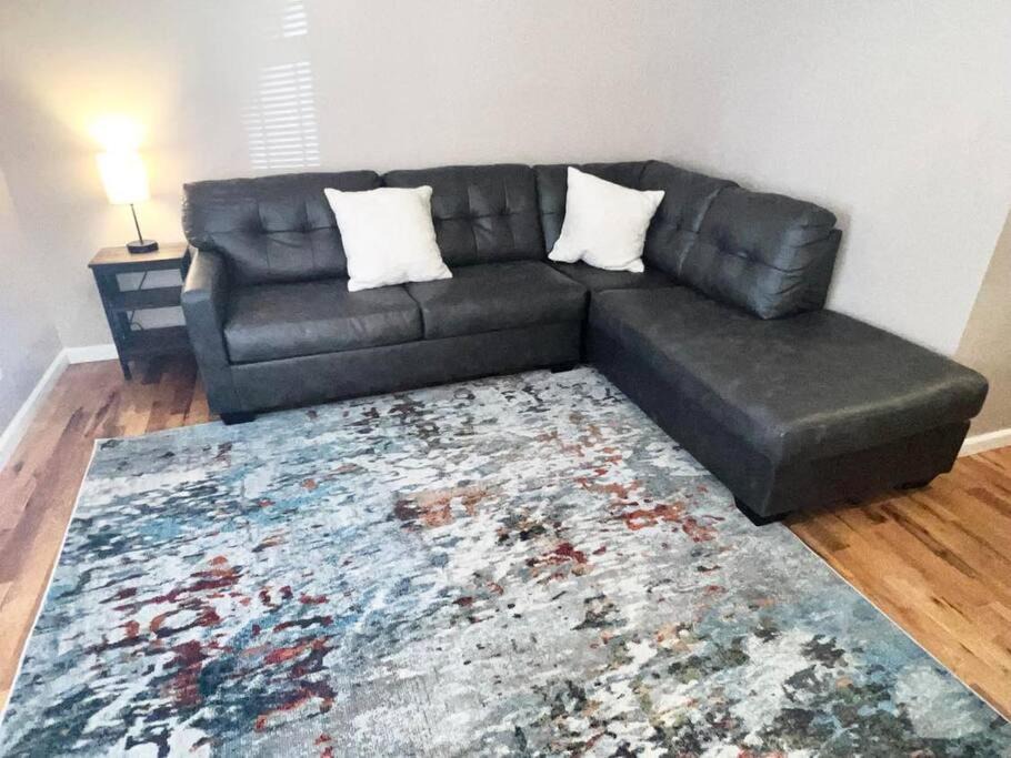 Photo of Livingroom in Guntersville