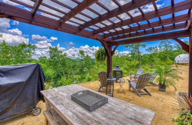 Photo of Patio Balcony in Rogersville