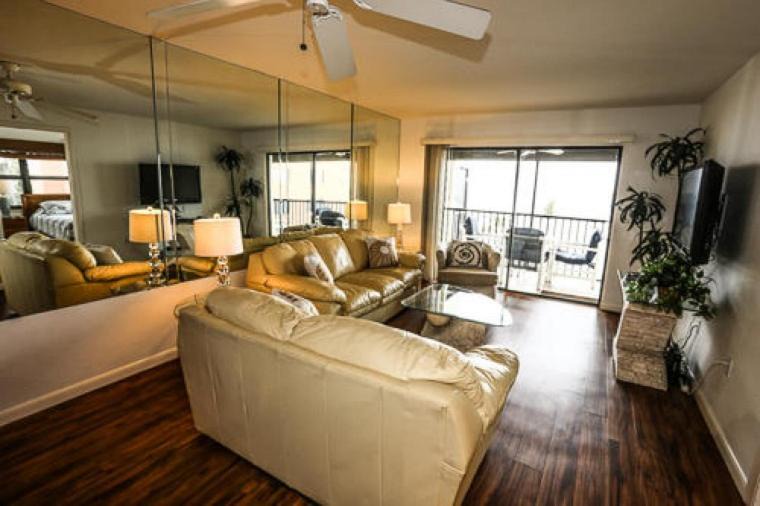 Photo of Livingroom in Mid Island