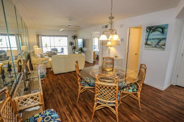 Photo of Livingroom in Mid Island
