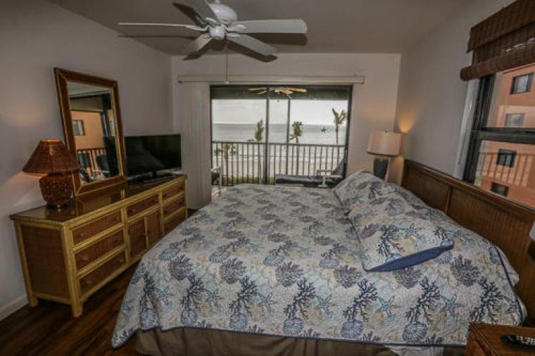 Photo of Bedroom in Mid Island