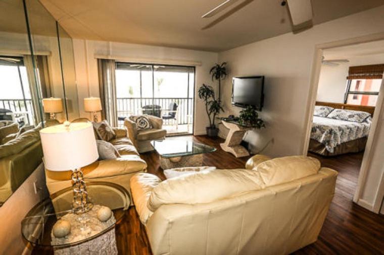 Photo of Livingroom in Mid Island
