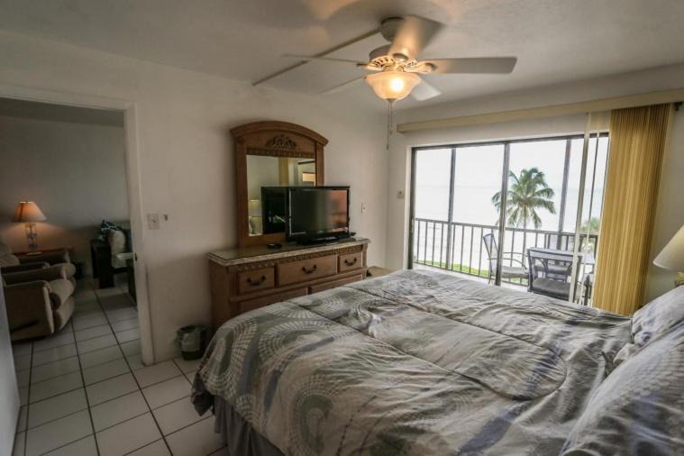 Photo of Bedroom in Mid Island