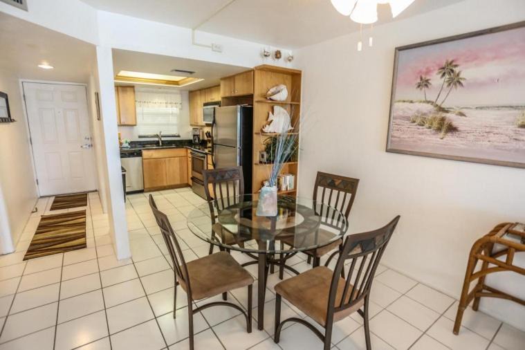 Photo of Livingroom in Mid Island