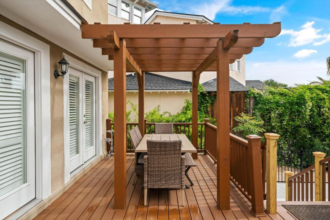 Photo of Patio Balcony in King City