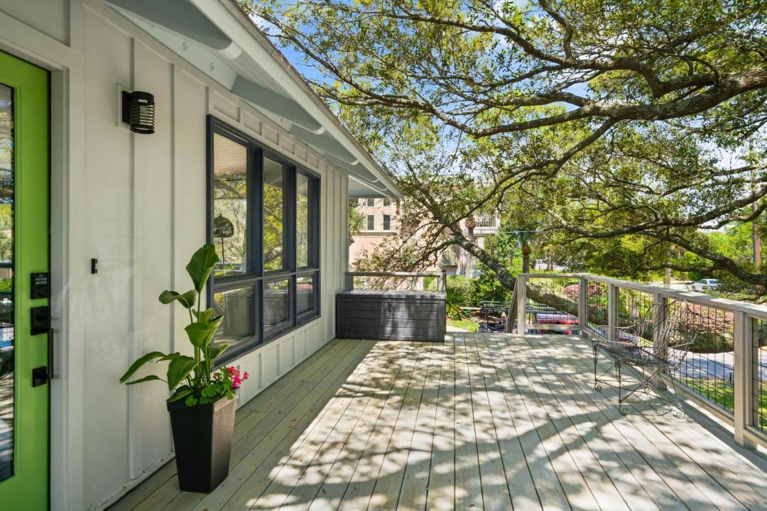 Photo of Patio Balcony in East Beach