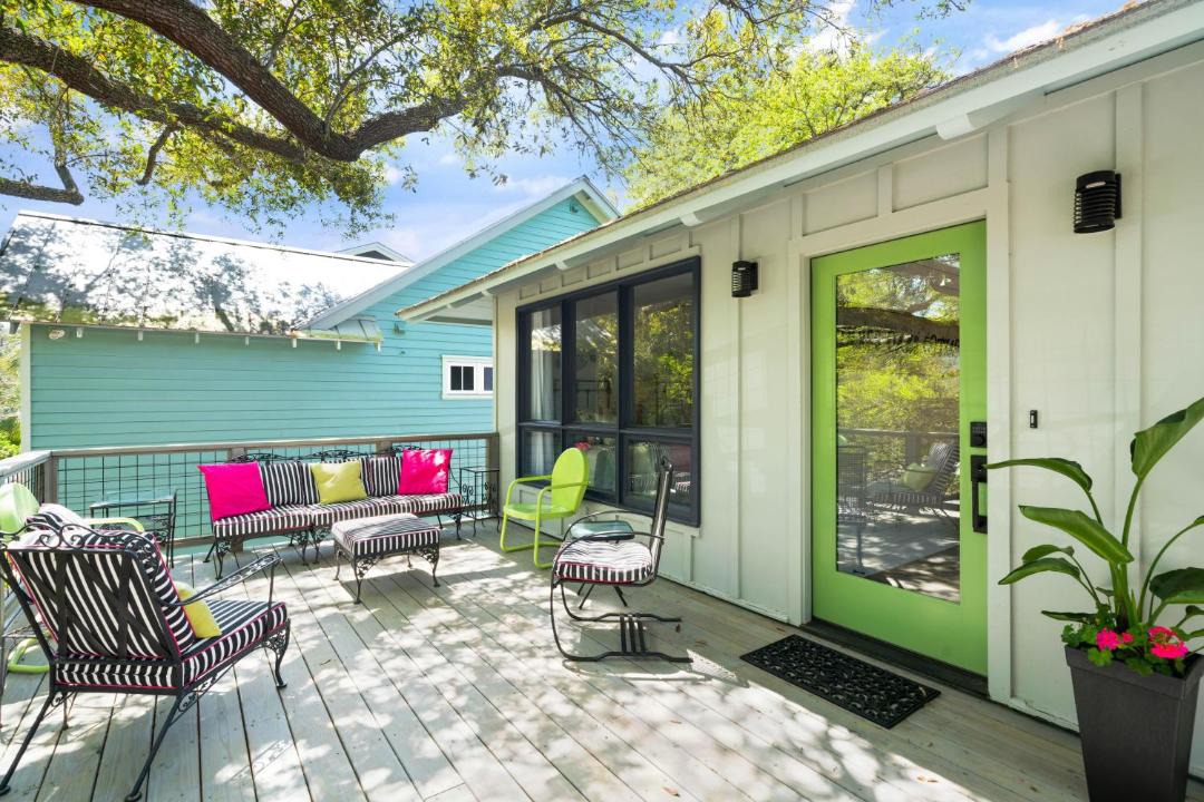 Photo of Patio Balcony in East Beach