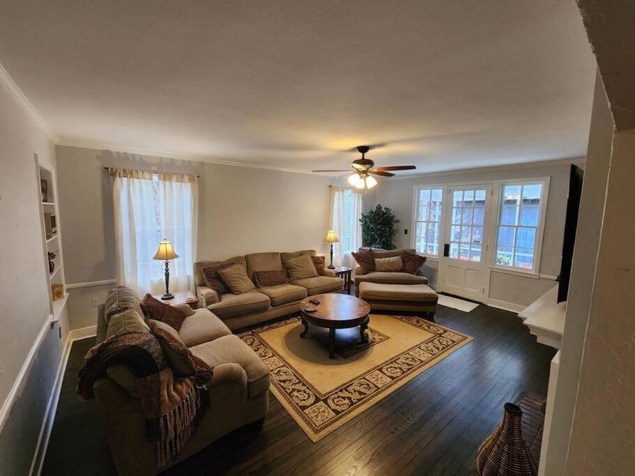 Photo of Livingroom in Macon