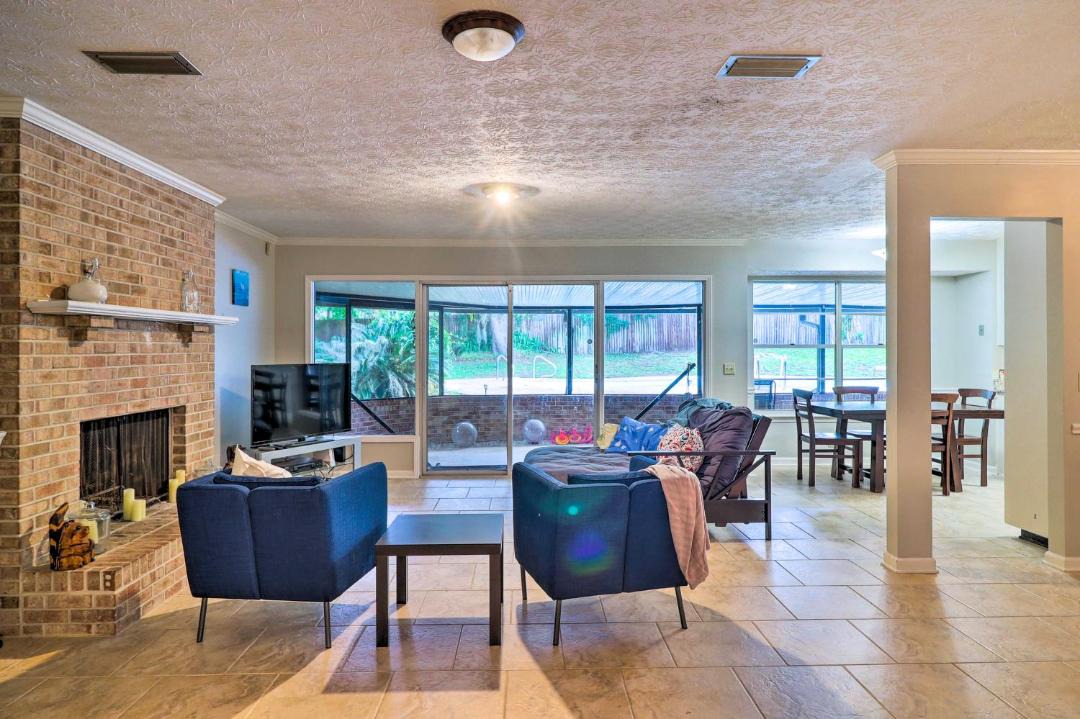 Photo of Livingroom in Beacon Hills and Harbour