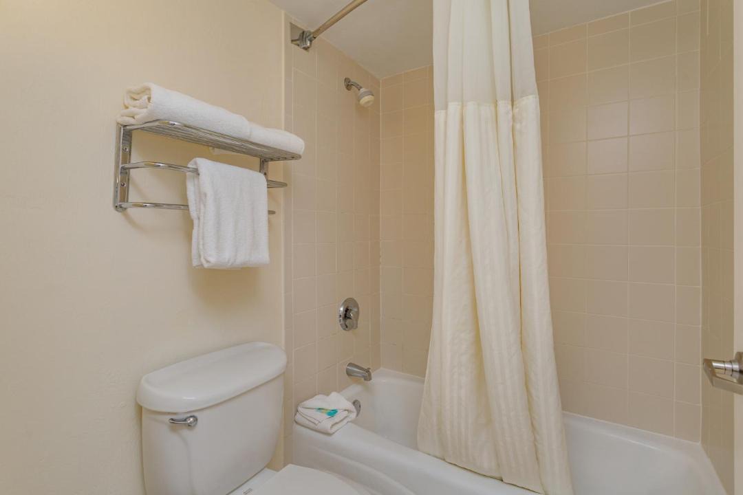 Photo of Bathroom in Ortona Park