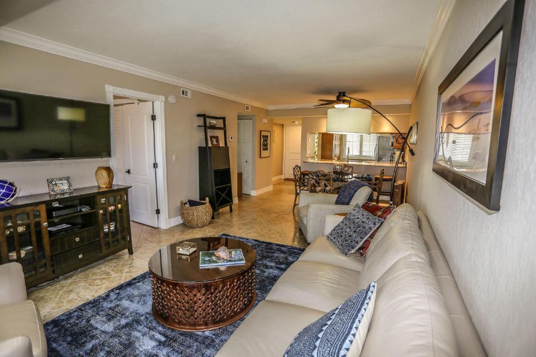 Photo of Livingroom in Mid Island