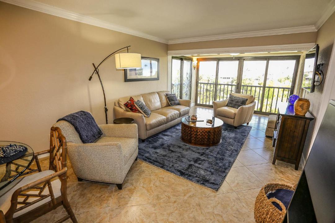Photo of Livingroom in Mid Island