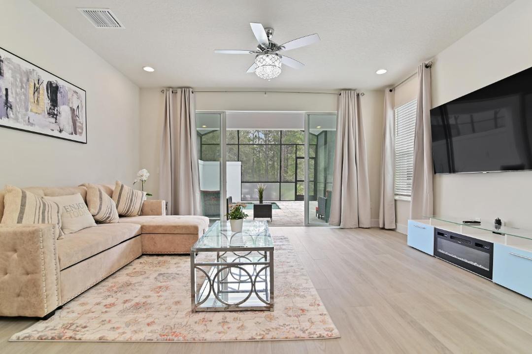 Photo of Livingroom in Four Corners