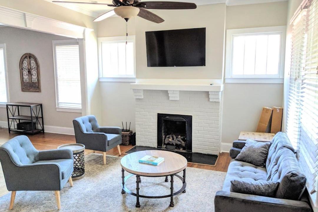 Photo of Livingroom in Wesley Heights