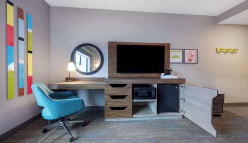 Standard Room, 2 Queen Beds (Roll-In Shower)