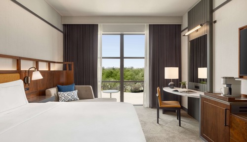 Superior Room, 1 King Bed, Hearing Accessible (Hearing)