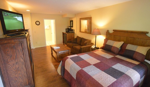 Creekside with Fireplace Room