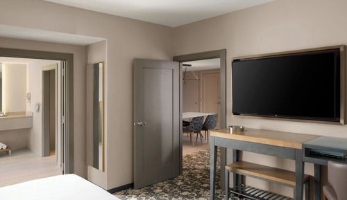 Suite, 1 Bedroom, City View