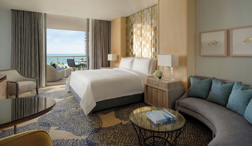 Deluxe Room, 1 King Bed, Ocean View (Balcony)