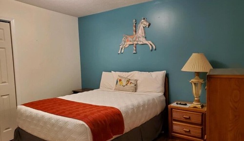 Suite, 2 Bedrooms, Kitchen, Mountain View