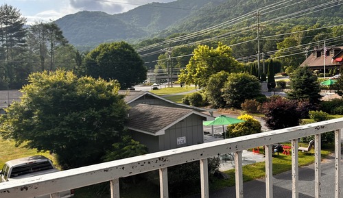 Grand Room, 2 Queen Beds, Jetted Tub, Mountain View