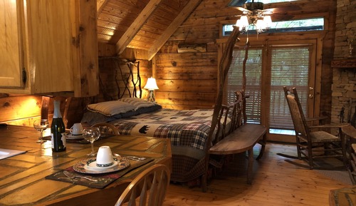 Locust Ridge Romantic Cabin
