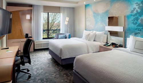 Room, 2 Queen Beds, Hearing Accessible (Accessible Bathtub)