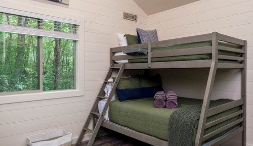 Deluxe Cabin, River View