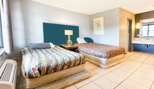 Room, 2 Queen Beds, Smoking