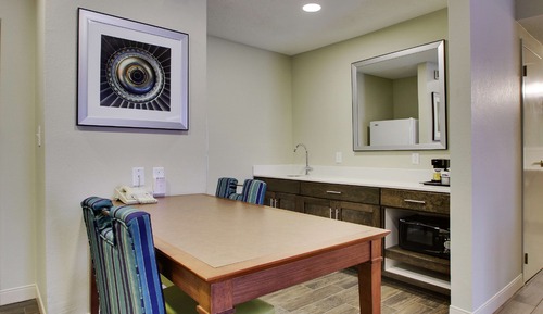 Suite, 2 Queen Beds, Non Smoking