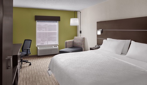 Standard Room, 1 Queen Bed, Accessible, Non Smoking (Roll-In Shower)