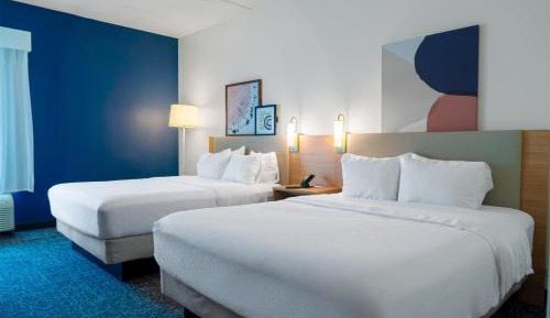 Queen Room with Two Queen Beds - Hearing Access