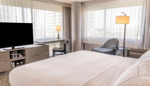 Premium Corner King Room