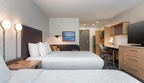 Queen Studio Suite with Two Queen Beds - Non-Smoking